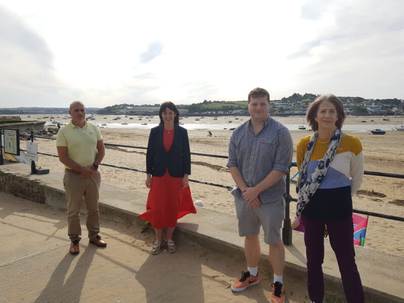 Rachel Reeves with reps from the GMB and Unite
